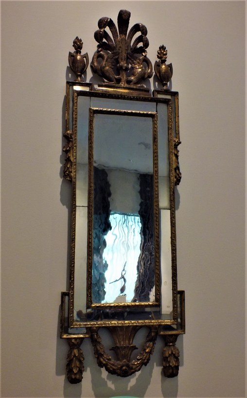 Arts Club of Chicago Mirror